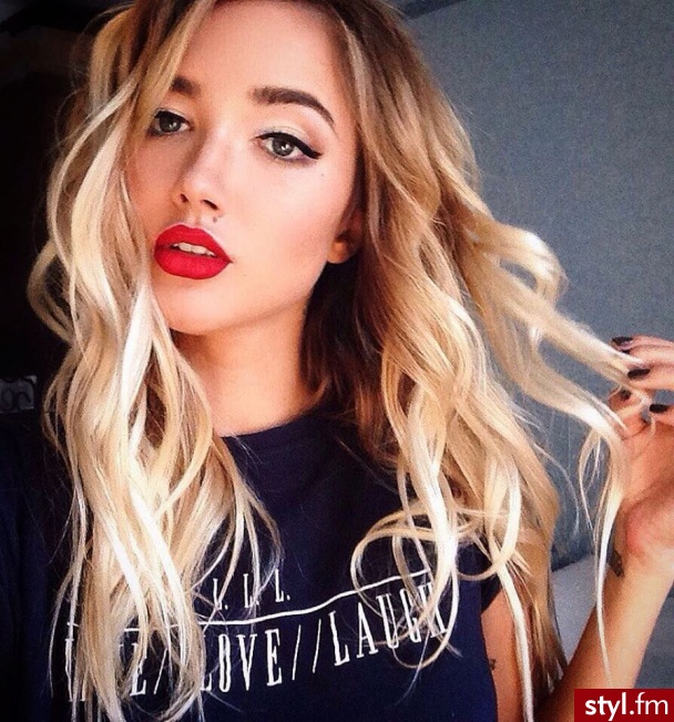 Blond Rozpuszczone Kręcone Na co dzień Długie Fryzury