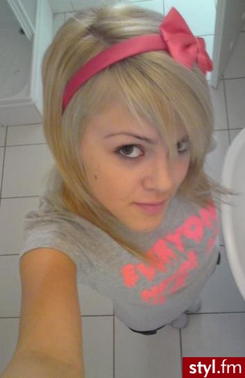 Średnie Fryzury