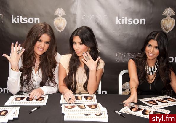Kim & Khloe & Kourtney Kardashian - Długie Fryzury