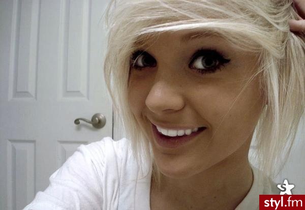 Blond Rozpuszczone Proste z grzywką Na co dzień Średnie Fryzury
