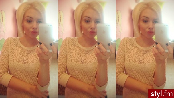 katie emma - Blond Rozpuszczone Proste Na co dzień Średnie Fryzury