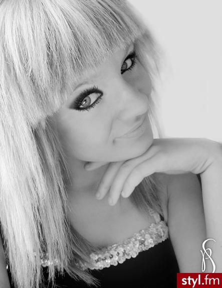 Średnie Fryzury