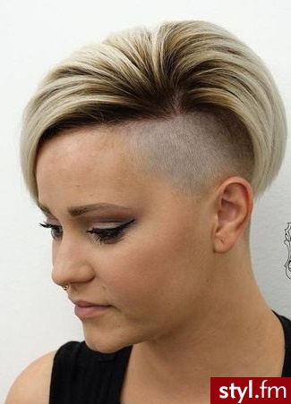 Blond Tribale - wzory na głowie Alternatywne Krótkie Fryzury