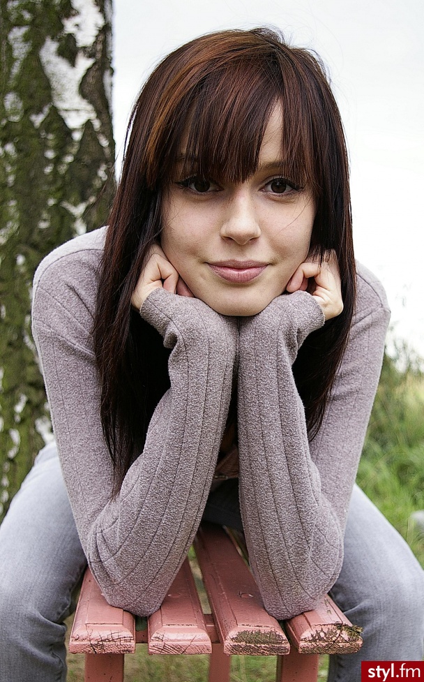 Średnie Fryzury