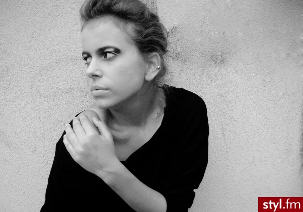 czarno białe. niestety zdjęcie b&w
jednak makijaż widać
również b&w - Makijaże