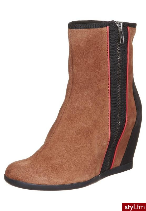 Zign Botki na koturnie brązowy - Botki Buty Moda