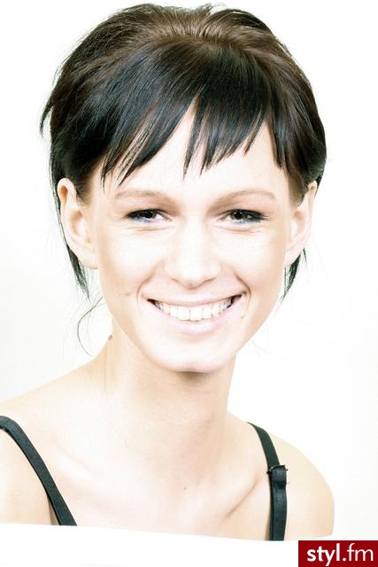 Średnie Fryzury