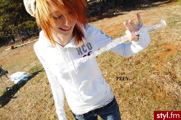 znowu crystal. <3333333333333333333333333333 - EMO Alternatywne Średnie Fryzury