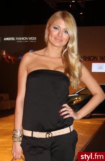 Średnie Fryzury