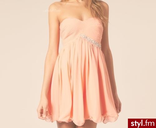 Sukienki Moda