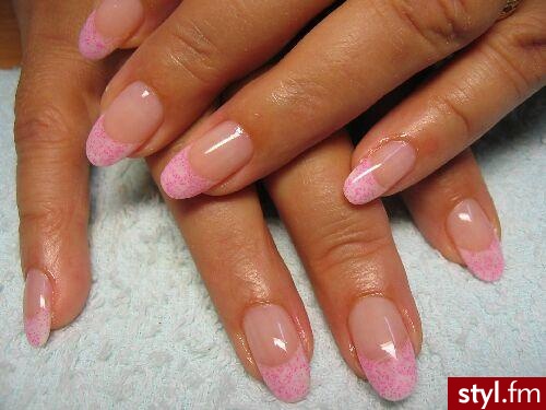 Autor: iga4 migdalki. Autor: <b>iga4</b><br /> ultra white z brokatem rozowym - Paznokcie