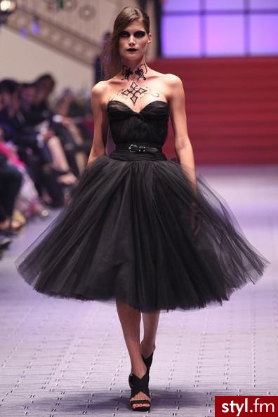 Sukienki Moda