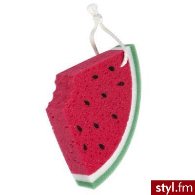 Arbuzowa gąbka. Podobne - ba, nawet zapachowe - widziałam na jakiejś polskiej stronie. Ta pochodzi jednak z angielskiego sklepu i wyceniona została na £2.95. - Misz-masz