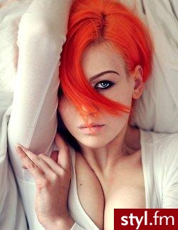 Średnie Fryzury