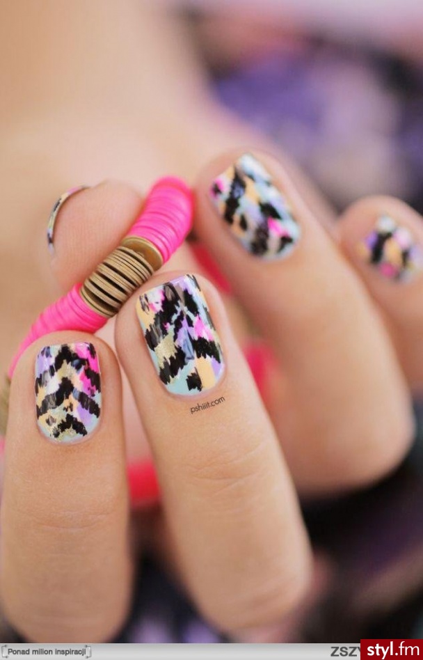 https://www.facebook.com/pages/Blondi-Nails/401325363307849 - Paznokcie