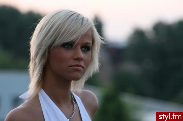 Średnie Fryzury