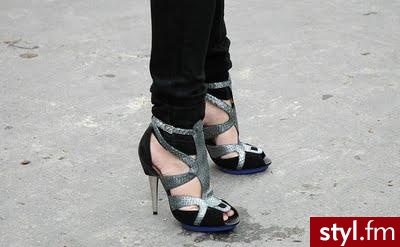 Jeżeli zdjęcie znajduje się już w galerii poproszę o link - Pozostałe Buty Moda