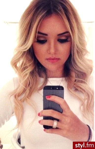 Blond Rozpuszczone Kręcone Na co dzień Średnie Fryzury