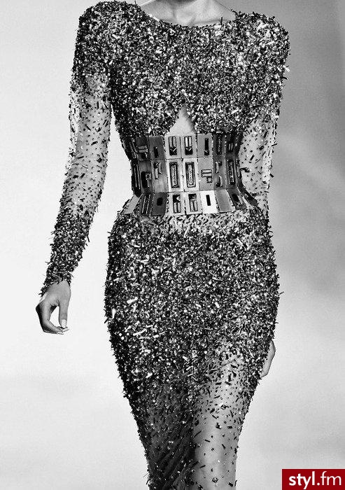 Sukienki Moda