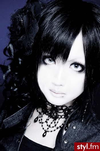 Miko. miko- gitarzystka exist†trace - Średnie Fryzury