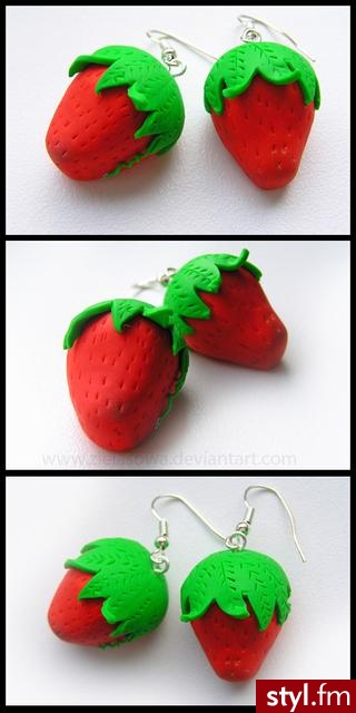 Kolczyki w kształcie truskawek :)do kupienia lub zamówienia tu: http://www.decobazaar.com/projektanci-adri-742.html - Pozostałe Dodatki Moda