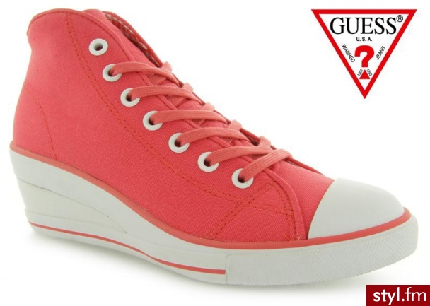 Guess FIONA FABRIC ACTIVE CORAL - Koturny Buty Moda