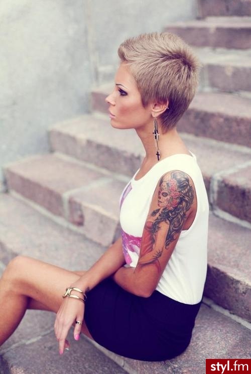 Blond Rozpuszczone Proste Na co dzień Krótkie Fryzury