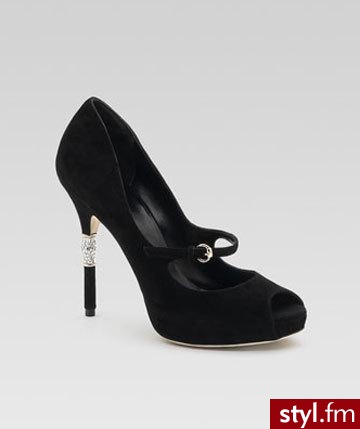 Stylowe czarne szpilki z ozdobą na obcasie wykonana z kryształków Swarovskiego.
Gucci - 640$ - Pozostałe Buty Moda