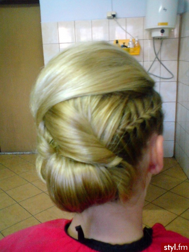 Blond Kok Proste Wieczorowe Średnie Fryzury