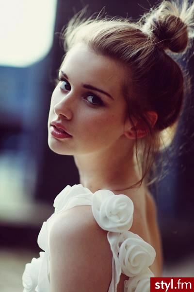 Średnie Fryzury