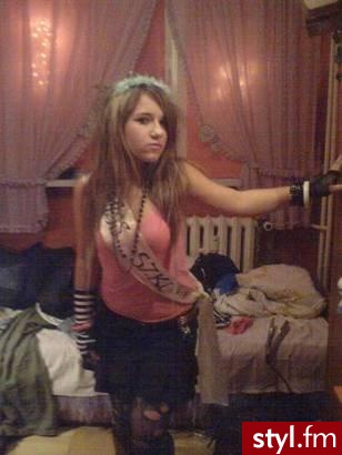 i'm - EMO Alternatywne Średnie Fryzury