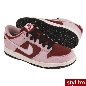 Nike: 235.oo PLN - Pozostałe Buty Moda