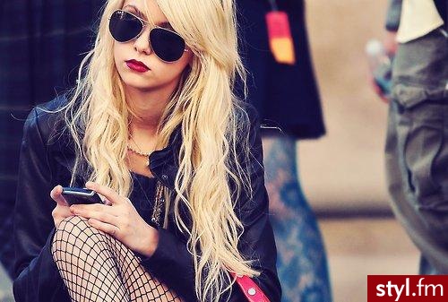 Blond Rozpuszczone Proste z grzywką Na co dzień Długie Fryzury