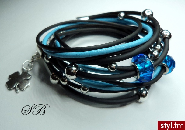 Nowość !!
Skóra naturalna kauczuk  kryształki:)
Bransoleta podwójnie oplatająca nadgarstek,kulki metalowe,przekładki kryształki.Dł.regulowana.
nr.B218
http://www.bizuteriasb.pl/pl/p/rzemienkauczukkrysztalki/407 - Bransoletki Biżuteria Moda