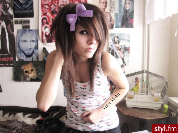 Yuku Muku. i big kokardaa xd < 3 - EMO Alternatywne Średnie Fryzury