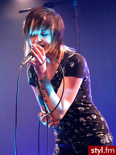 Shiny Toy Guns - Średnie Fryzury