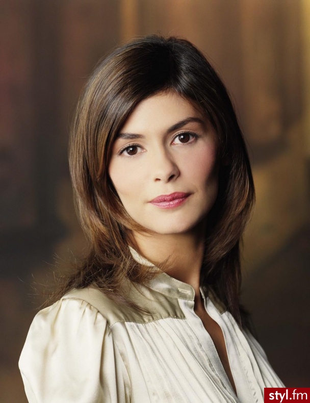 aUDREY TOTOU - Średnie Fryzury