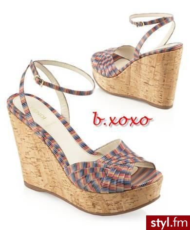 koturny Fendi 2610 zł - Pozostałe Buty Moda