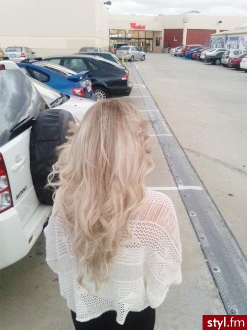 Blond Rozpuszczone Kręcone Na co dzień Długie Fryzury