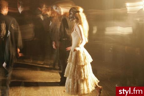 http://www.youtube.com/watch?v=Ppoo1EJ-Vrc  <3 - Sukienki Moda