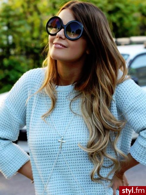 blond ombre - Brązowe Rozpuszczone Kręcone Na co dzień Średnie Fryzury