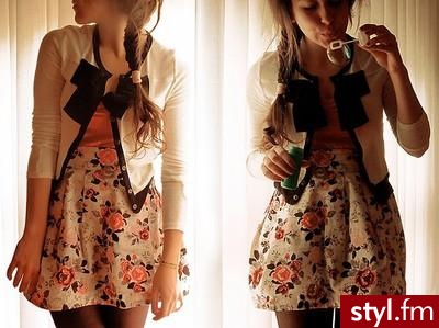 Sukienki Moda
