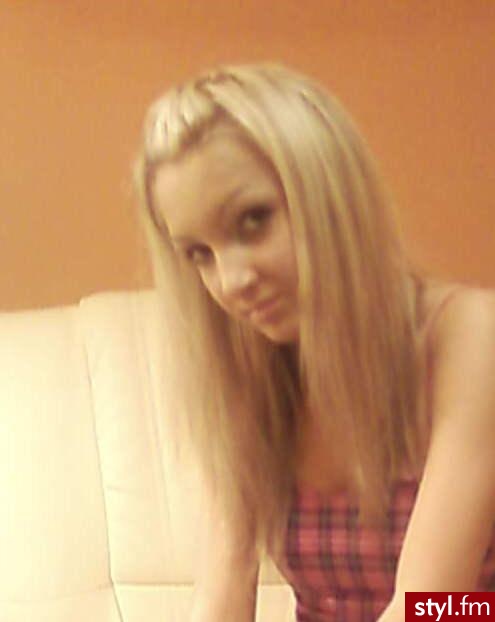 blond. Przewaznie mam taka fryzurke. Prosto i juz :P - Długie Fryzury