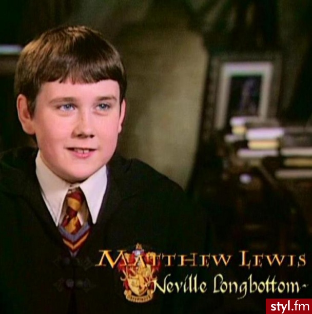 Ktoś by przypuszczał taką zmianę? Matthew Lewis - Neville Longbottom z Harry Potter - Krótkie Męskie Fryzury