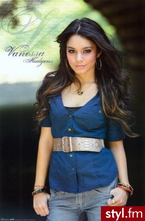 Vanessa....:* - Kręcone Na co dzień Średnie Fryzury