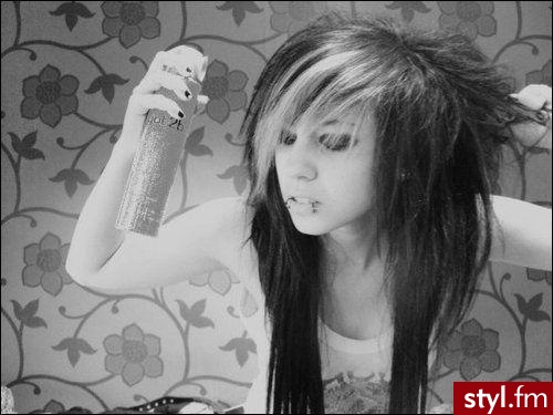 ZoesLaney. - EMO Alternatywne Średnie Fryzury