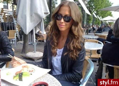 Brązowe Rozpuszczone Proste Na co dzień Średnie Fryzury
