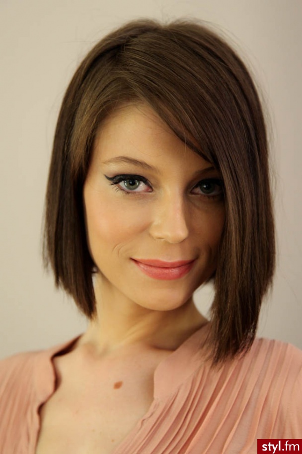 Średnie Fryzury