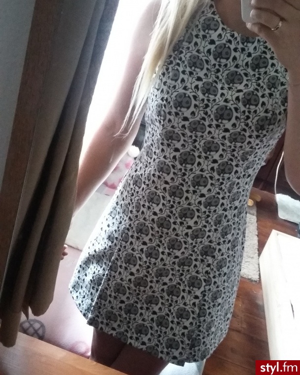 http://www.vinted.pl/damska-odziez/krotkie-sukienki/24867554-sukienka-wzory-zara-xs-s-elegancka-dopasowana - Dzienne Sukienki Moda