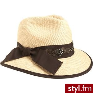 Brenda Lynn Panama Feather Fedora - Polyvore. Pobrano ze strony: http://www.polyvore.com/cgi/thing?id=29642444 - Nakrycia głowy Dodatki Moda